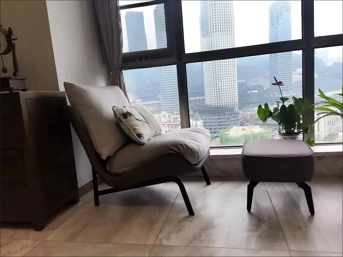 Chic and Contemporary Nordic Chair for Cozy Living Room Lounging Minimalist Single Seat Sofa with Artistic Touch for Balcony