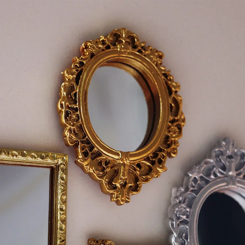 1PC Mini Mirror Model Gold Silver 1:12 Classic Resin Crown Mirror Photo Frame Dollhouse Miniature Mirror Decor Accessories