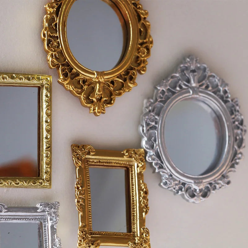 1PC Mini Mirror Model Gold Silver 1:12 Classic Resin Crown Mirror Photo Frame Dollhouse Miniature Mirror Decor Accessories