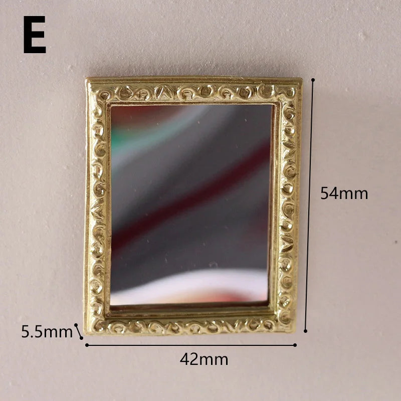 1PC Mini Mirror Model Gold Silver 1:12 Classic Resin Crown Mirror Photo Frame Dollhouse Miniature Mirror Decor Accessories