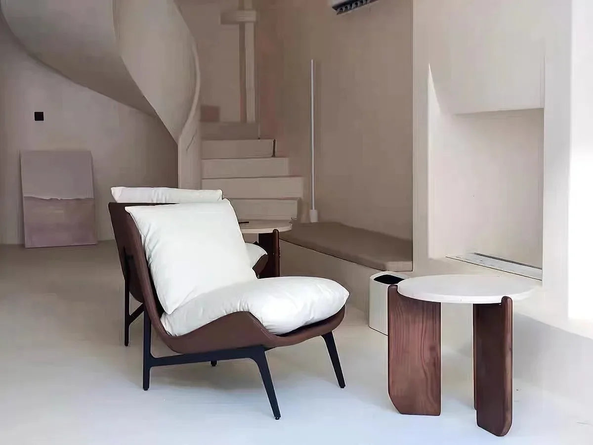 Chic and Contemporary Nordic Chair for Cozy Living Room Lounging Minimalist Single Seat Sofa with Artistic Touch for Balcony