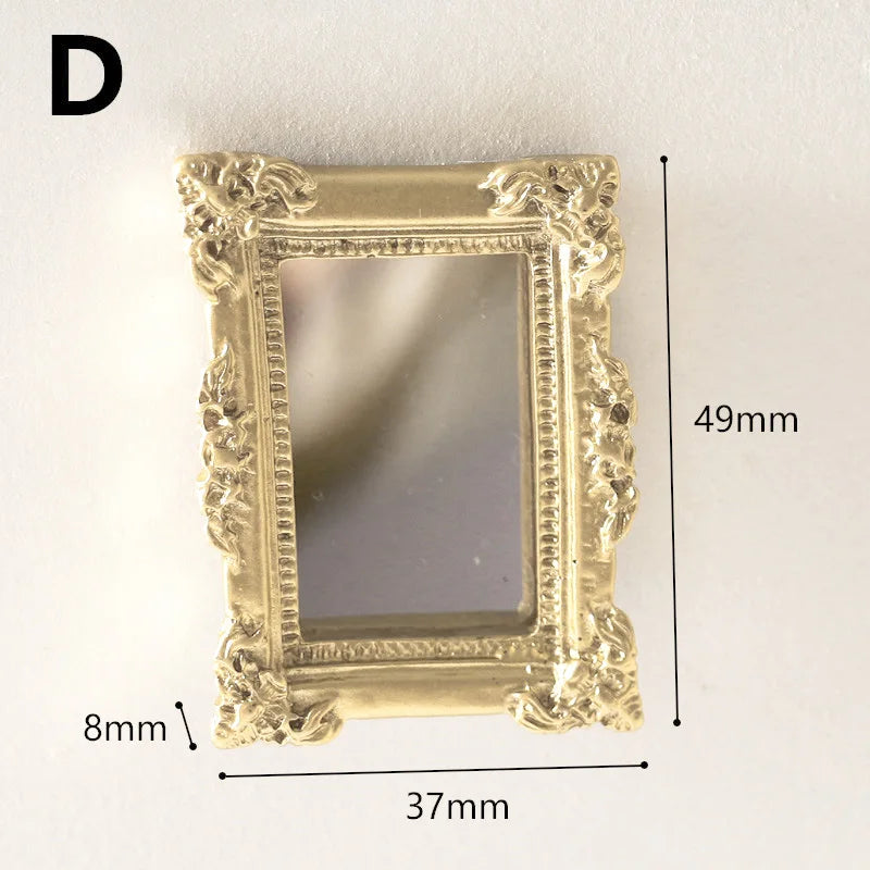1PC Mini Mirror Model Gold Silver 1:12 Classic Resin Crown Mirror Photo Frame Dollhouse Miniature Mirror Decor Accessories