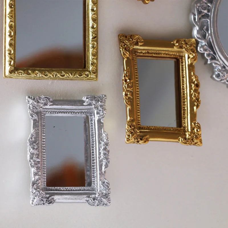 1PC Mini Mirror Model Gold Silver 1:12 Classic Resin Crown Mirror Photo Frame Dollhouse Miniature Mirror Decor Accessories
