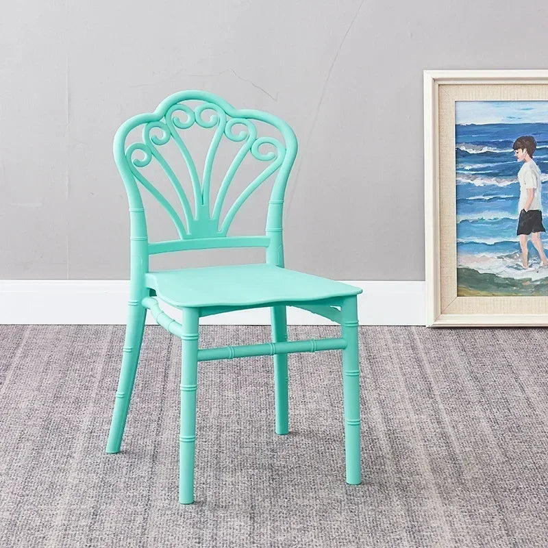 5 Pieces Lightweight Children's Furniture Plastic Chiavari Chairs Suitable for Living Rooms Restaurants Schools Parties Camping