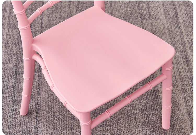 5 Pieces Lightweight Children's Furniture Plastic Chiavari Chairs Suitable for Living Rooms Restaurants Schools Parties Camping