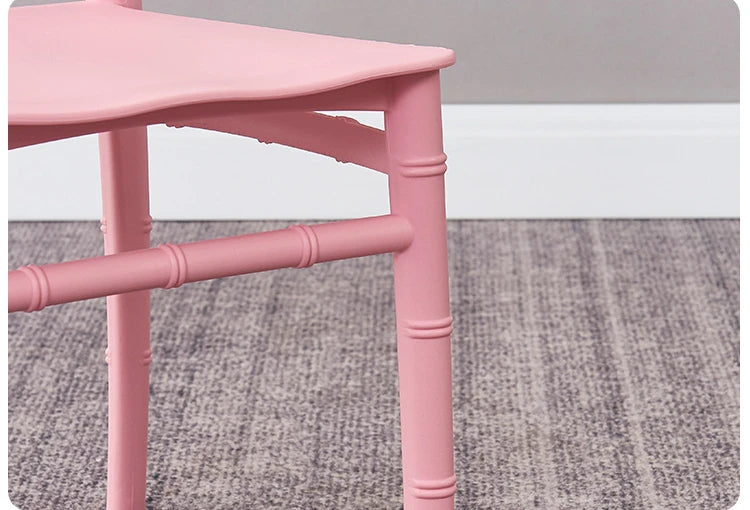 5 Pieces Lightweight Children's Furniture Plastic Chiavari Chairs Suitable for Living Rooms Restaurants Schools Parties Camping