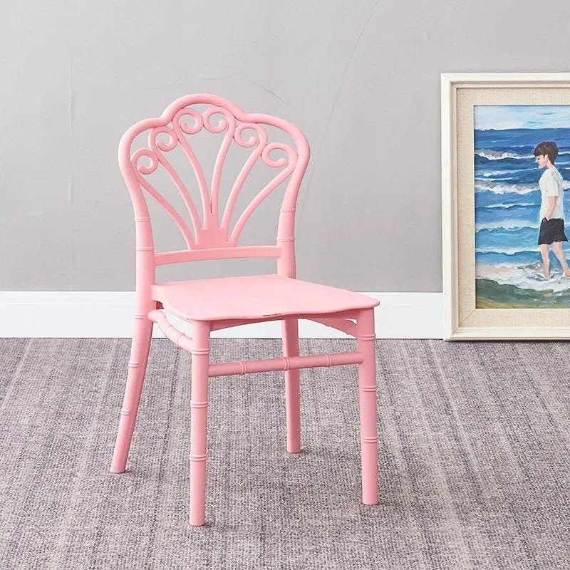 5 Pieces Lightweight Children's Furniture Plastic Chiavari Chairs Suitable for Living Rooms Restaurants Schools Parties Camping